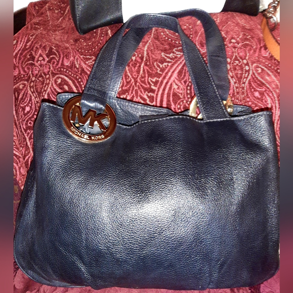 Gently used black Mk Handbag